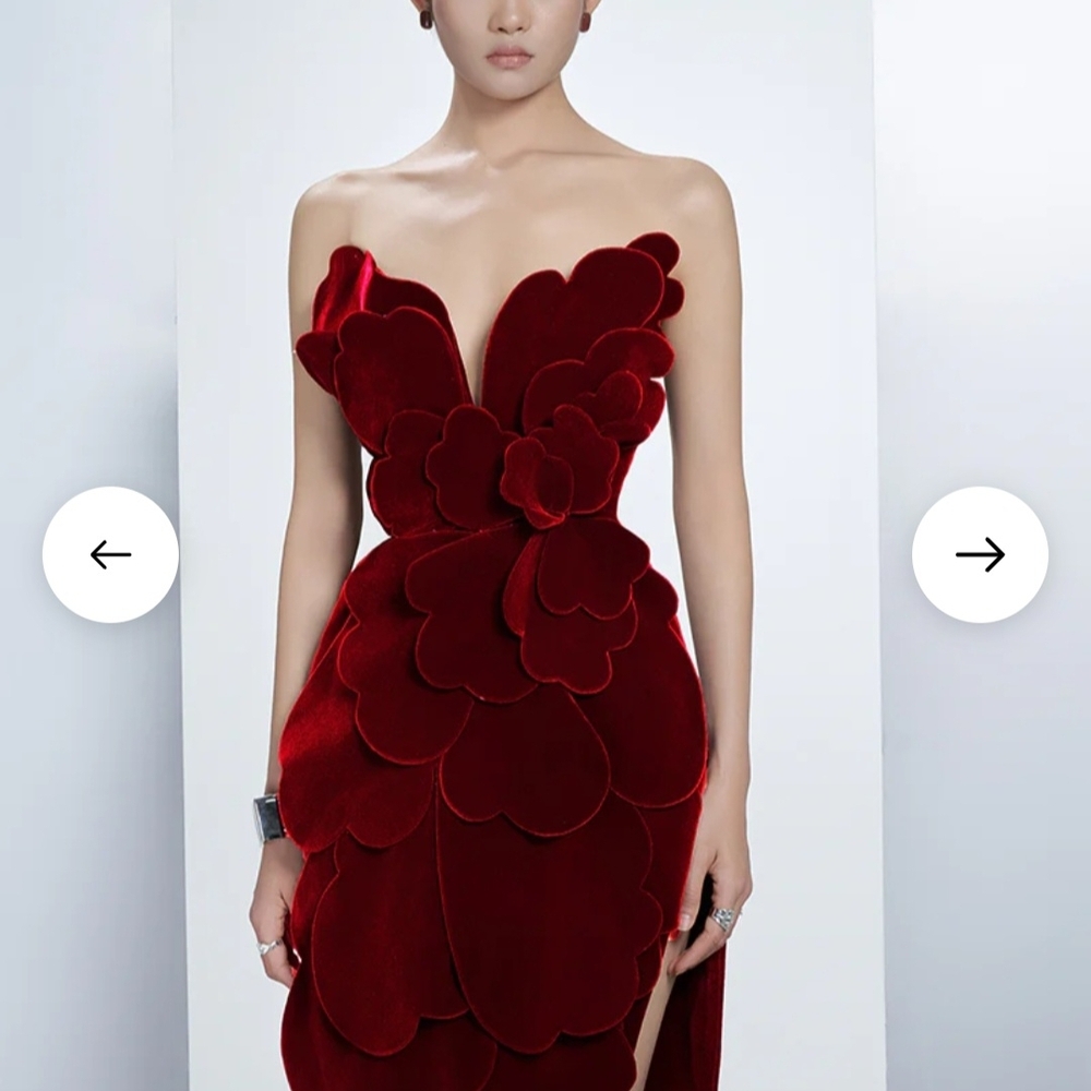 Luxurious Velvet Strapless Maxi Dress - Picture 5 of 6